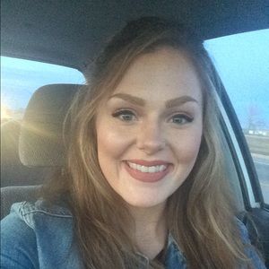 Meet your Posher, Abbie