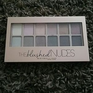 Maybelline Blushed Nudes eyeshadow Palette