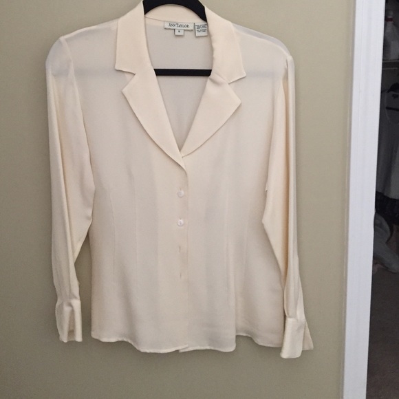 Ann Taylor Small / 6. Silk long sleeve blouse