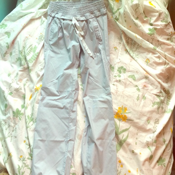 Chic Lululemon joggers/casual pants! NWOT