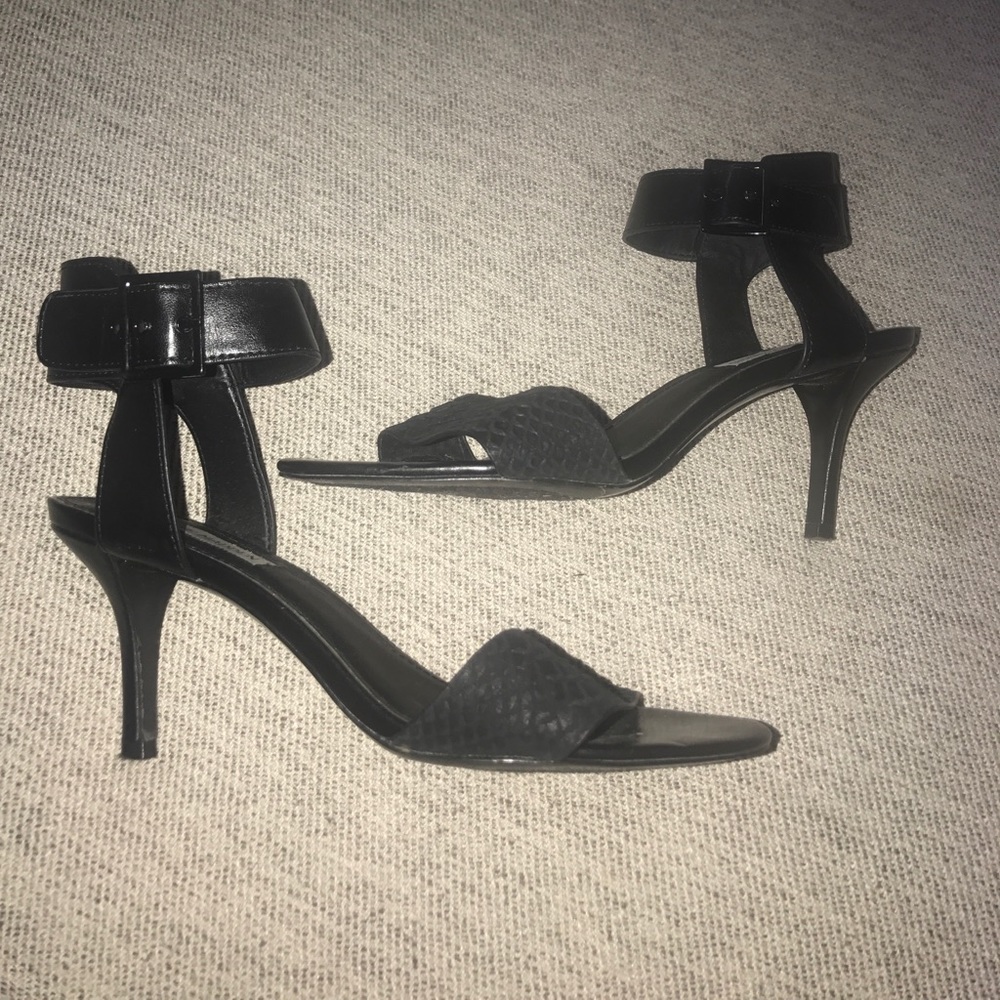 Steve Madden Bel-Aire Sandal- Black - Picture 3 of 4