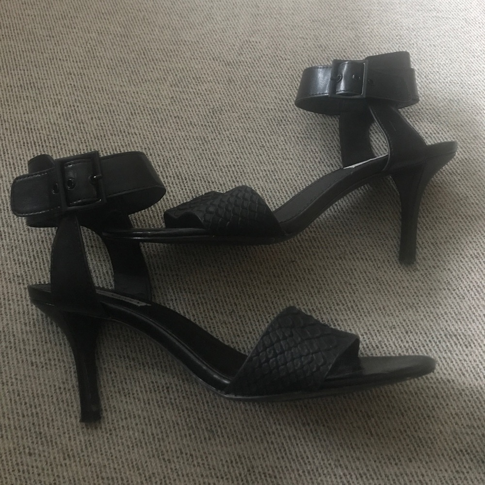 Steve Madden Bel-Aire Sandal- Black - Picture 4 of 4