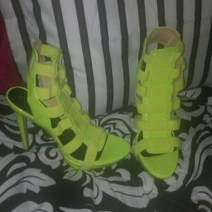 Neon green/yellow sandal