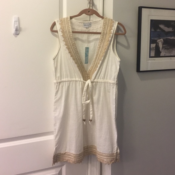 Adorable Coverup! NWT. White with gold trim