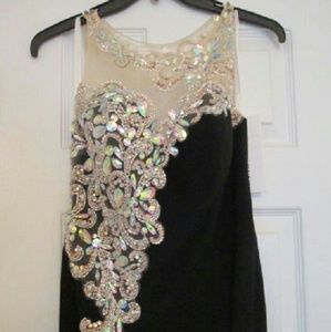 CINDERELLA SZ 8 SEQUINED BLACK FORMAL EVENING GOWN