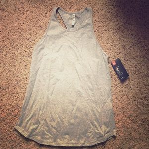 NWT Under Armour key hole tank