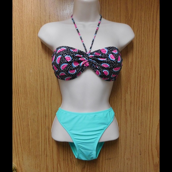 Gorgeous Multicolored Swimwear Bikini Set - Picture 1 of 3