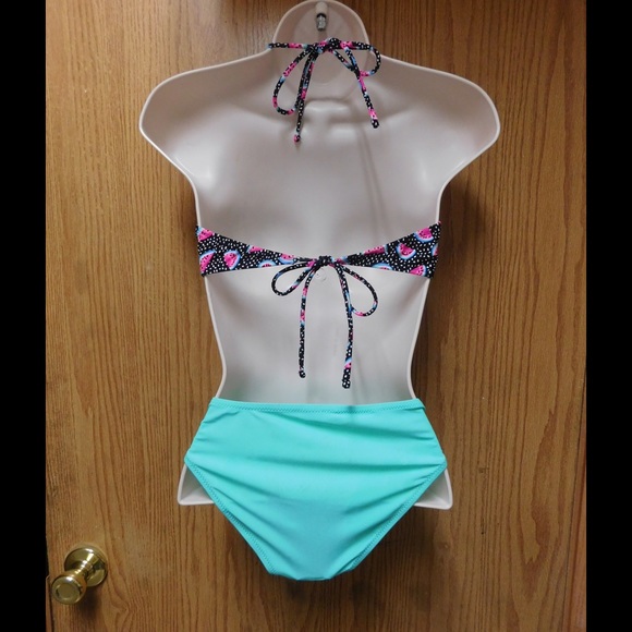 Gorgeous Multicolored Swimwear Bikini Set - Picture 2 of 3