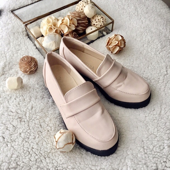 💕HP-Cute Chunky Ivory/Light Pink Shoes💕