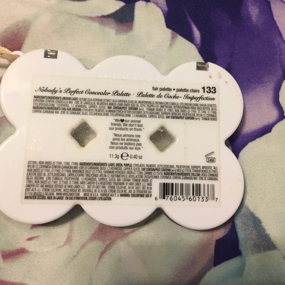 Hard Candy concealer pallet - Picture 2 of 2