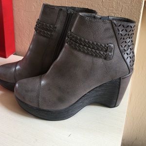 Jambu ankle boots never worn