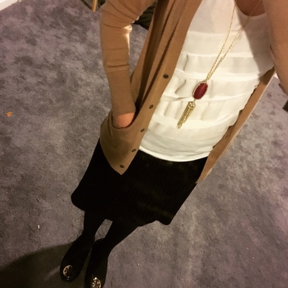 LOFT Cream Shell - Picture 2 of 2