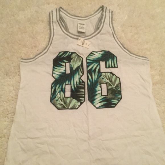 VS Pink Tank NWT