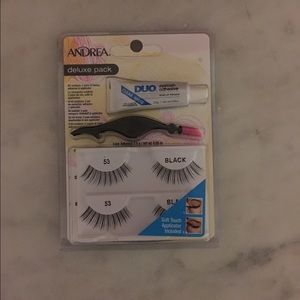 False Lashes NWT