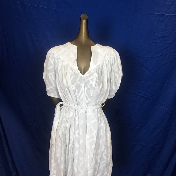 Beautiful NWT white textured dress - Picture 1 of 3