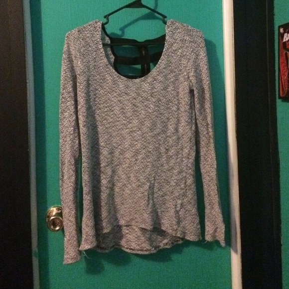 Cute top. Open back. Grey and black.
