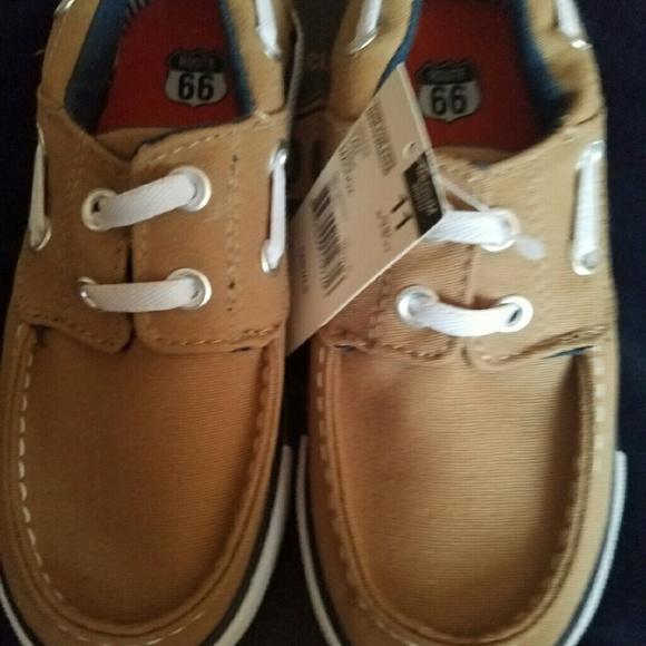 Toddler/little boy boat shoes nwt 11