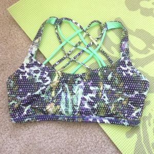 Lululemon Free to Be Sports Bra