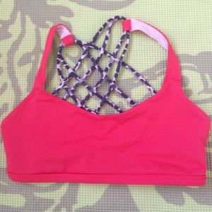 Lululemon Free to Be sports bra