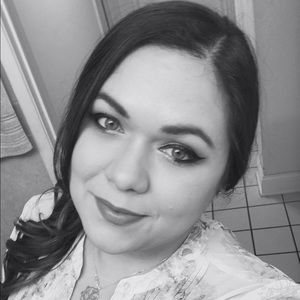 Meet your Posher, Alisha