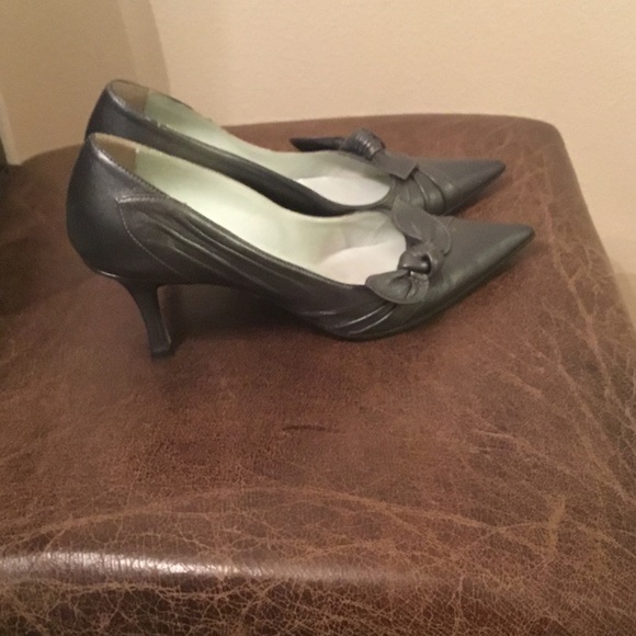 shoes - Picture 2 of 3