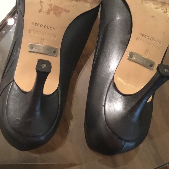 shoes - Picture 3 of 3