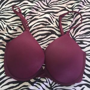 Victoria's Secret 32DD push up bra