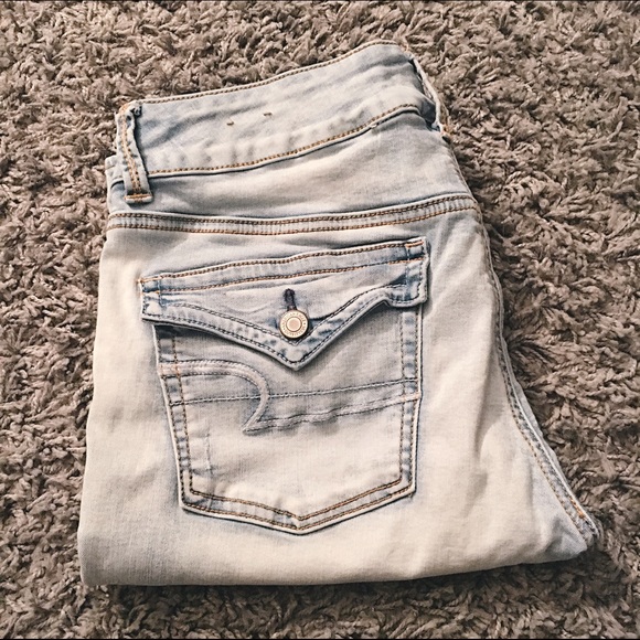 American Eagle Cropped Jeans