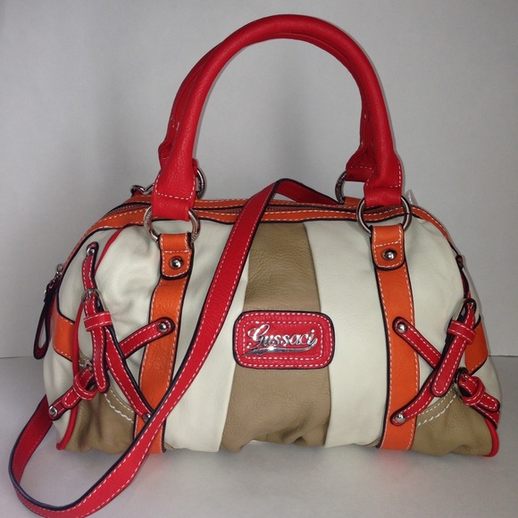 Gussaci Handbags - NWT Gussaci Crossbody Convertible Handbag 👜
