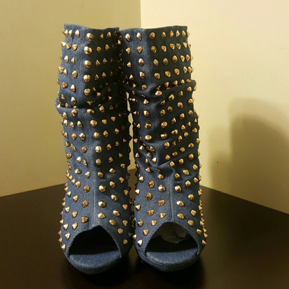 NIB Liliana denim studded booties  size 10 - Picture 2 of 4