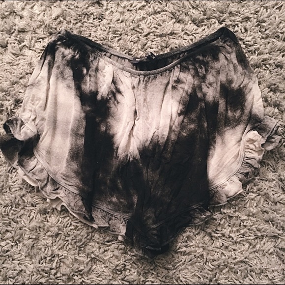 BRANDY MELVILLE SHORTS