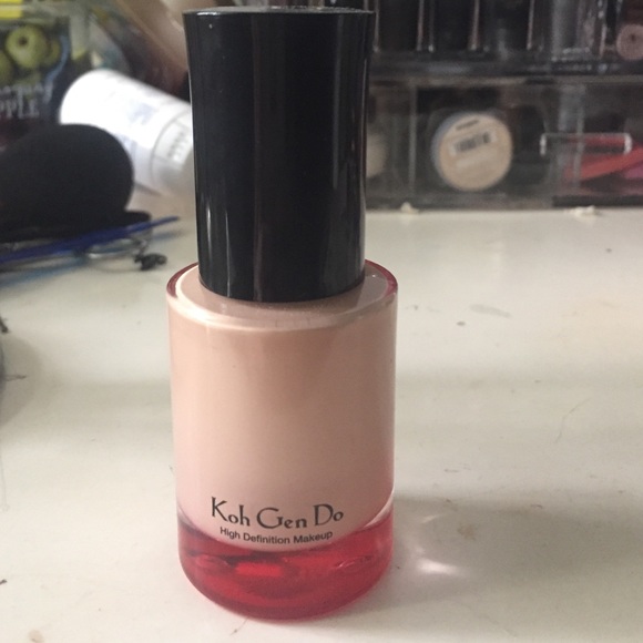 Koh Gen Do aqua foundation