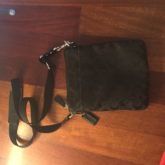 Coach saddle purse - Picture 3 of 4