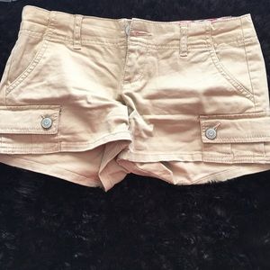 Khaki short shorts