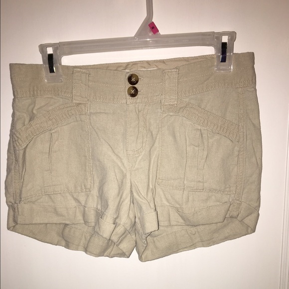 Old Navy tan shorts