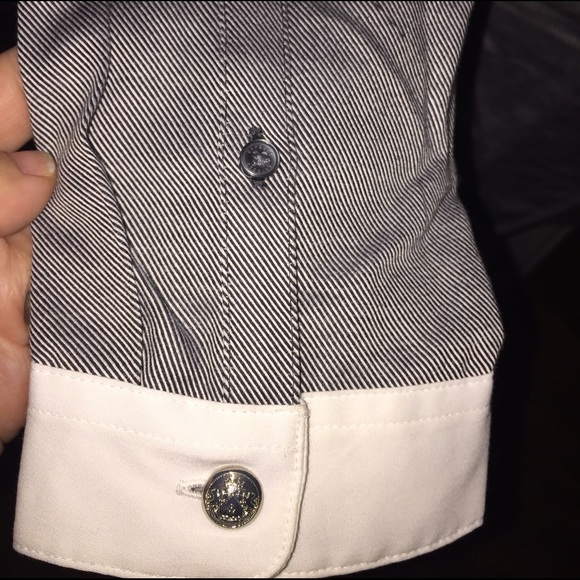 Express Essential Shirt - Picture 3 of 4