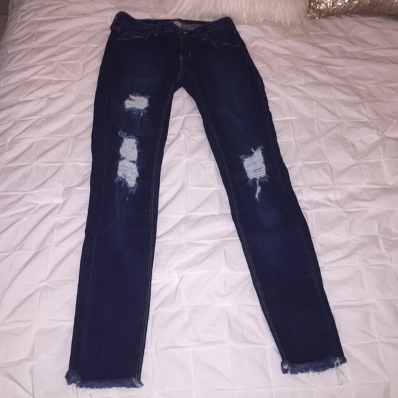 Ripped cropped fringe bottom jean