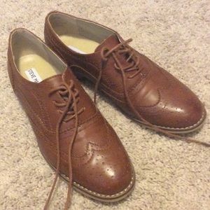 Steve Madden leather oxford lace up shoes