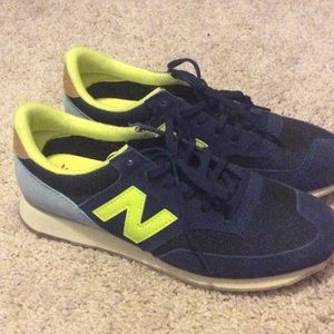 New balance tennis shoes