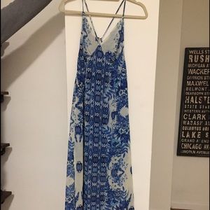 En Creme Blue Floral Maxi dress