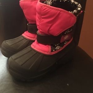Girls snow boots good condition