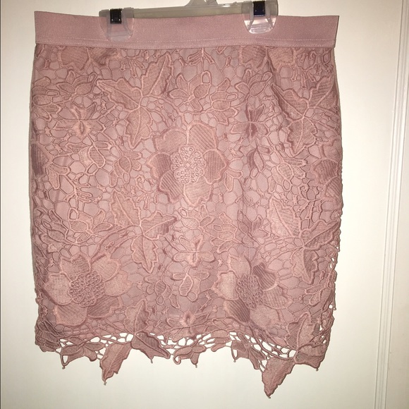 American Eagle crochet front skirt