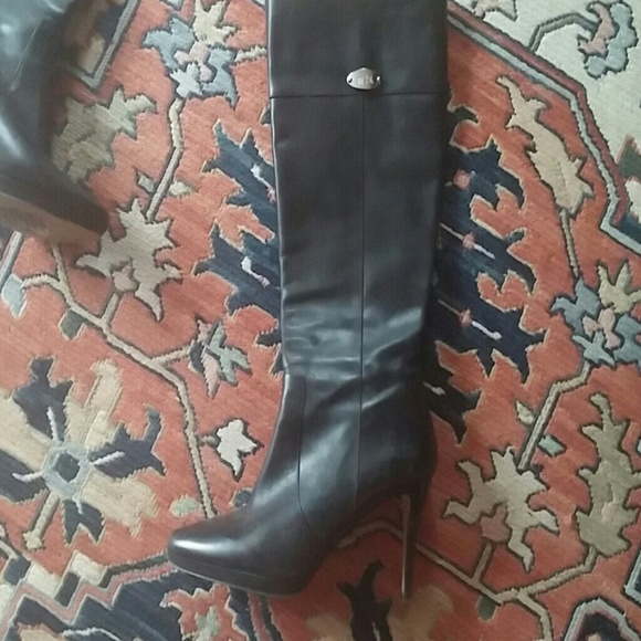 New with out tag coach boots