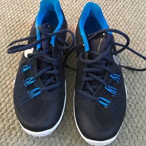 Women's basketball shoes