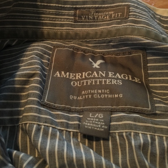 American Eagle blue pinstriped buttonup, will iron - Picture 2 of 3