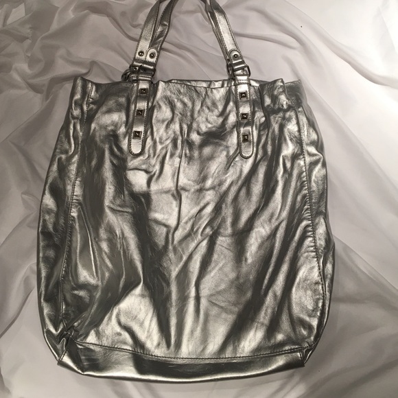 Silver tote
