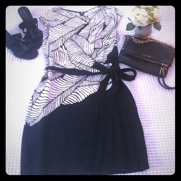 Loft Dress - Picture 2 of 4