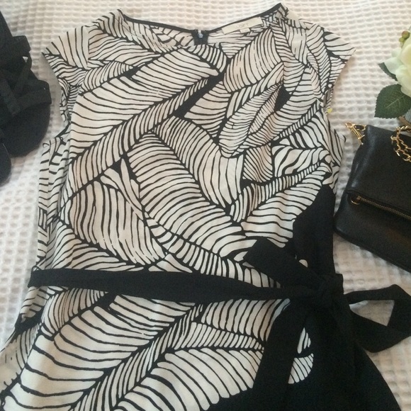 Loft Dress - Picture 3 of 4
