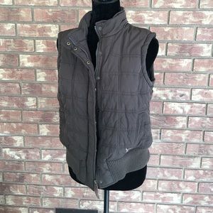 FIRM PRICE American Eagle Puffy Vest