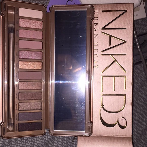 Urban decay Naked 3  eyeshadow pallet